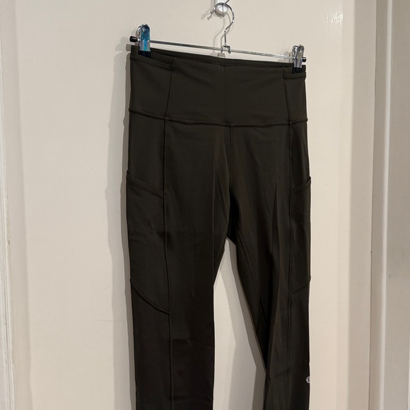 LULULEMON 7 Pocket Leggings in Olive Green sz 8 EUC - Picture 2 of 9